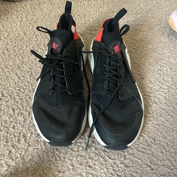 Nike Huarache Sneakers - Picture 3 of 3